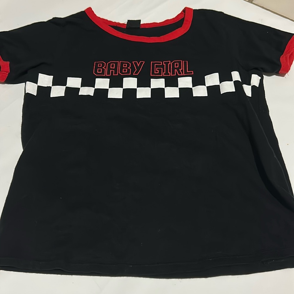 Vibe N’ women top Xs black graphic short sleeve